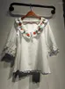 Dames Blouses Dames Bloemenborduursel Blouse Wit Katoenen Ruches Retro Vrouwelijke V-hals Pofmouwen Top Lente Zomer 2024