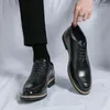 Chaussures habillées Vintage homme formel en cuir marron pour hommes à lacets Oxfords mâle fête de mariage bureau affaires chaussures décontractées A66