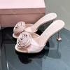 24Dernières pantoufles Designers chaussures sandales pour femmes mode satin nouveauté fleur qualité supérieure bout exposé femme sandale 6,5 cm / 10 cm pantoufle à talons hauts