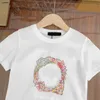 Popularna koszulka dla dzieci Designer Ubrania dziecięce rozmiar rozmiar 100-160 cm kwiat otaczający twarz design dziewcząt chłopcy krótkie koszulki z krótkim rękawem 24MAR