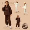 Set di abbigliamento Ragazzi Felpe Pantaloni Abiti per bambini 2 pezzi / set Cotone 2024 Marrone Primavera Autunno Tuta da jogging Adolescenti Bambini