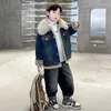 Куртки, осенне-зимняя джинсовая куртка для мальчиков, детская бархатная теплая верхняя одежда, пальто, детская парка, корейская утепленная одежда для детей 6, 8, 10, 12, 14 лет