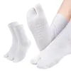 Kadın Çoraplar Erkekler Yumuşak Nefes Alabilir Unisex Split Toe Slip Olmayan Pilates Yoga Egzersiz Sıkışan Parçacık ile Yapışkan Mürettebat