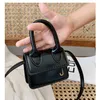 2022 New Fashion Korean Super Mini 귀엽고 다재다능한 One Shoulder Crossbody Handheld Childrens Bag