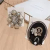 Brooches Luxury Cyrstal Pearl 5 Number Vintage For Women Classic Rhinesotne Brooch Pin Party Wedding Accessories Badges