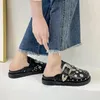 Rivets Summer Slippers 685 Plataforma Mulheres punk rock couro mulas criativos acessórios de metal