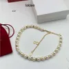 Lyxkvalitet Luxury Lock Halsband Pendants Fashion Simple V Halsband Classic Style Designer Valentinolies Jewelr EG4U