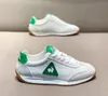 Sommar 2823 Designer Beach Sports Lätt Nytt kamel Rinnande skor Fashion Mesh Cut-Outs män Svett absorption andas avslappnade sko lägenheter komfort sneakers