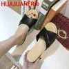 النعال Huajuaner 2024 Outer Wear Wear مسطح وكعب كبير الحجم صندل شاطئ الأحذية الجلدية