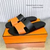 2024 Summer New Mens Slippers Chaussures de plage en cuir loisirs haut de gamme et pantoufles cool confortables Brand tendance un mot à l'extérieur pantoufles tailles 39-48 + boîte