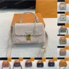 Designer Luxury Women's New Favorite Series Cloud Bag Fashion Handväska kvalitet läder präglad axelväska crossbody väska mobiltelefonväska plånbok