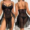 Ensemble sexy femmes lingerie sexy dentelle nuisettes robe sous-vêtements érotiques soutien-gorge ouvert maille pure pyjamas costumes sexy body chemise de nuit exotique Y240329