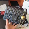 CC Cross Body Vinatge Small Fragrance Lingge Chain Bag Square Fat Little Golden Ball Ball Women's Popular Sheepskin Mönster Real Leather Tidal Messenger Bag 17cm