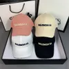 nieuwe Sports Designer baseball Caps man Dames Mode Gat casquette Outdoor Zonnescherm Warmte Brief Borduren 3D cap