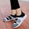 Casual schoenen Sneakers Dames Lopen Vrouw Lichtgewicht Loafers Tennis Dames Mode Slip-on Sok Gevulkaniseerd Grote maat 2024