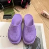 디자이너 슬리퍼 여성 샌드 샌들 노새 플랫폼 천공 된 샌들 럭셔리 브랜드 샌들 슬리퍼 레이디 중공 슬리퍼 샌들 두꺼운 솔루션 세련된 신발