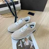 Luxury Top Summer Designers Casual Shoes High-End Luxurys klänningskor Bekväm mjuk sula Elastiska sneakers basket som kör mode löpskor