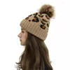 Basker Autumn Winter Tjocka hattar Solid Color Leopard Print Wool Ball Faux Fur Pom Knit Hat Skull Cap Cuff Warm Beanie