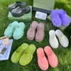 Kvinnor märke sandaler dupe perforerade sandal kvinnor tofflor trycker sandaler gummi glider tjock botten skor plattform toffel med låda