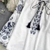 Женские блузки, винтажная модная блузка для женщин, свободные рубашки с вышивкой и кисточками, v-образным вырезом и длинными пышными рукавами, весенние универсальные женские блузки