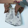 Dog Apparel Ins Style Vintage Floral Pet Princess Dress Cute Spets Halter Puppy Cat Bichon Teddy Bomull Kjol Små kläder