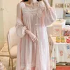 Kvinnors sömnkläder Princess Peignoir sätter viktoriansk vintage nattklänningar Fairy Night Dress Women Autumn Pure Cotton Long Robe Slip