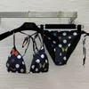 Designer di costumi da bagno femminile Fashion 2 pezzi Sexy Women Suer Butterfly Printing Bikini Set Bra Tie Side Side G-String Thong Bea e Suet Swimsuit Bareding Swiing 5923