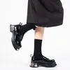 Повседневная обувь. Лоферы на толстой подошве в стиле ретро в британском стиле. Осенние женские лакированные кожаные лоферы в японском стиле Лолита на металлической платформе черного цвета.