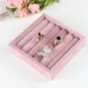 Smyckespåsar Vackra rosa displayhållare Eye Catching Window Decors Halsband Stativ Rings Tray For Home