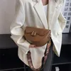 الأكياس الصغيرة القديمة للسيدات متعددة الاستخدامات والشتاء oneshoulder crossbody متخصصة الإبط حقيبة السرج 240326