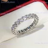 Band Rings Huitan Fashion Contracted Design Womens Ring with Brilliant White Cubic Zirconia Wedding Party Daily Wearable Statement Jewelry T240330