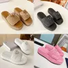 Designer Straw Weave Sandal Luxury Shoes Womens White Raffias Sandale Triangle Slipper Summer Buckle Slides Tisters Platform virkning Slide Dust Bag 35-44