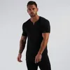 Letnie przyjazdy v szyja Mężczyźni z krótkim rękawem T Shirt Slim Fit Fashion Tshirt Chudy Casual Gym Fitness 240321