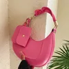 High-End-Nischendesign Rote Tasche für Frauen 2024 Frühling Neue vielseitige weibliche Umhängetaschen Fi Textur Reißverschluss Handtaschen für die Arbeit l5Km #