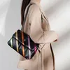 Bolsa Crossbody preta para mulheres Bolsas de ombro Eagle Decorati PU Couro Tamanho Médio Patchwork Daily Clutch L8ys #