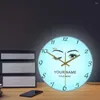 壁の時計は、まつげの美容サロンのファッション装飾メイクアップアートのためのアートLED照明時計を照明で輝く照明時計を照らします
