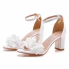 Crystal Queen White Donna Sandali con fiori Scarpe da sposa estive Sposa Tacchi spessi neri Party Fashion Décolleté open toe 240320