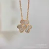 Designer Brand High Version Van Clover Necklace piena di ciondolo diamantato 18K Floro in oro rosa fortunato Collar con logo