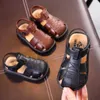 Sandales Été bébé chaussures nouveau bout fermé enfant en bas âge garçon sandales semelle souple antidérapant premiers marcheurs infantile couleur unie évider chaussures de plage 240329