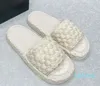Pantofole da donna di design Sandali color miele Moda Scarpe da tessitura in lana Catena di lusso Pantofole con plateau in maglia Scivoli traspiranti con punta aperta Infradito da spiaggia da donna