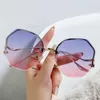 Sunglasses 2024 Luxury Round Gradient Sunglasses for Womens Metal Curve Glasses Ocean Borderless Fashion Sunglasses for Women UV400 Oculos De Sol J240330