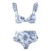 Kobieta lekka spódnica w bikini w stylu Bikini Set z marszczyzną rękawem Bandeau Bra High Taist Swim Floral Print Plaży Cover-Up YQ240330