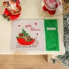 Tischsets „Merry Christmas“-Tischsets, 2er-Set, mit Geschenkauto-Aufdruck, rutschfest, waschbar, 33 x 45,7 cm