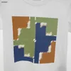 Lüks Bebek T-Shirt Çocuk Tasarımcı Giysileri Çocuk Tshirt Boyut 100-150 cm Alfabe Desen Kızlar Erkekler Kısa Kollu Tees 24Mar