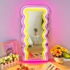 Espelho decorativo montado em maquiagem neon LED de 1 unidade, espelho de parede criativo para corredor, sala de estar, quarto, banheiro, decorações de casa, presente de aniversário