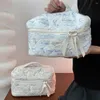 Sacs à cosmétiques pour femmes, trousse de maquillage florale, grande capacité, support matelassé, pochette Portable esthétique, articles de toilette doux