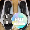 Zapatillas originales para mujer que usan 2024 Primavera Verano Nuevas sandalias de punta abierta de playa con parte inferior de cuero de tacón plano hechas a mano 2L3SH