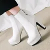 Boots Elegant Short Boats Chaussures pour femmes automne d'hiver pour femmes plate-forme de cheville douce en dentelle noire blanche talon