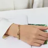 2024 Gouden armband Nieuwe Grensoverschrijdende Sieraden Live Source Creatieve Holle Armband Roestvrij Staal Zes Diamanten Romeinse Gesp Armband sieraden ontwerper voor vrouwen