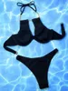 Kobiety w kąpieli kąpielowej 2024 Zmarszczone maryfowane bikini V-Bar Bikini Kobiet Swimsuit Dwuczęściowy zestaw metalowych łańcuchów Kącik kąpiel